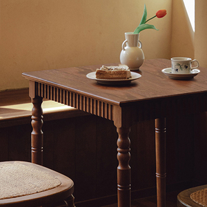 法式中古胡桃木色美式实木餐桌复古长方桌正方形咖啡书桌甜品店桌