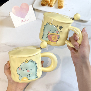 创意卡通可爱奶fufu陶瓷水杯恐龙马克杯带盖勺办公室情侣咖啡杯子
