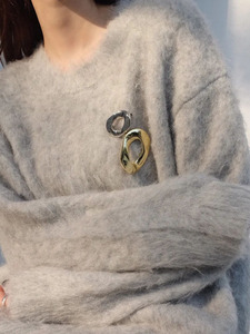 欧美简约金属质感方形镂空胸针ins风时尚百搭毛衣外套点缀配饰女