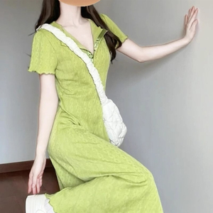 韩系学院风绿色麻花冰丝针织连衣裙女2024夏季薄款显瘦毛衣长裙潮
