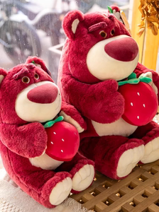 抱着草莓熊公仔迪士尼香粉味毛绒玩具玩偶抱枕送女友生日礼物可爱