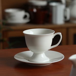 欧式高脚咖啡杯中古陶瓷红茶杯白色简约英式下午茶杯复古咖啡杯碟