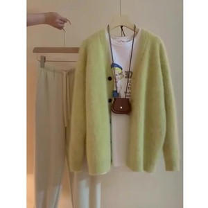 秋冬季设计高级感超好看软糯小众温柔系针织开衫黄绿色毛衣外套女