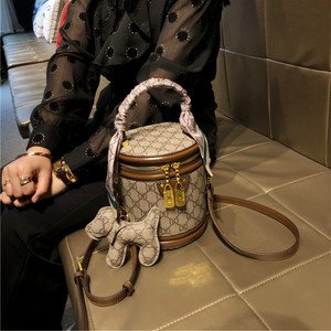 LV:VS香港品牌包包女士新款流行通勤单肩手提小包真皮斜跨水桶包
