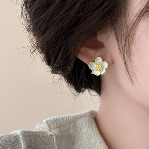 韩式不对称设计花朵耳钉女2024新款爆款纯银耳饰小众轻奢百搭耳环