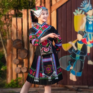 新款彝族服装女七月火把节演出服少数民族舞蹈服装彝族舞台表演服
