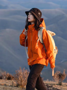 骆驼三合一冲锋衣橙橘色2024防风新款防水撞色美式徒步登山户外套