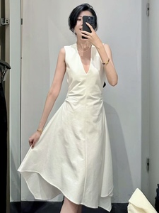 COS女装修身版型V领连衣裙不对称裙子白色2024夏季新品1223501008
