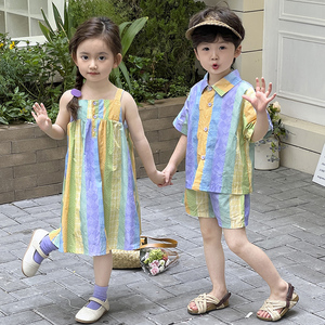 韩版儿 童彩色条纹兄妹装夏男 童洋气短袖衬衫套女宝度假风连衣裙