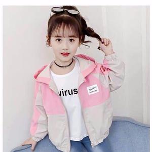 巴拉巴柆女童2020春季外套新款中大儿童韩版洋气连帽拉链衫冲锋潮