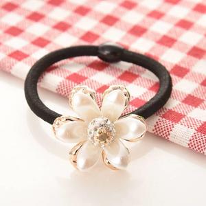 韩国发饰珍珠发圈六叶花发带新娘头饰发绳头绳2元地摊皮筋带。