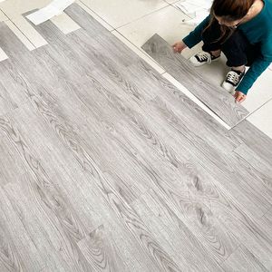 10平方地板革自贴地板贴自粘地面木地板石塑木纹复合木地板出租屋