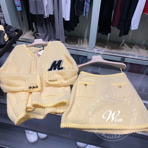 Wen2.8折Miumiu女士淡黄色M刺绣羊毛开衫外套 A15
