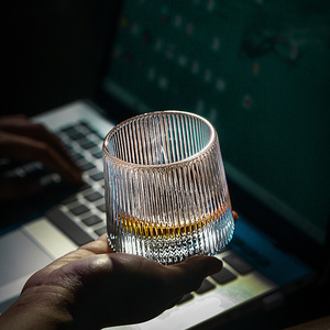 。威士忌酒杯水晶ins日式家用创意个性小酒吧玻璃洋酒杯子不倒翁