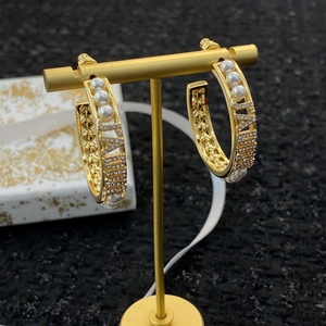 法国直邮Dior/迪奥耳钉 2024新款圆环珍珠字母镶钻双C耳环