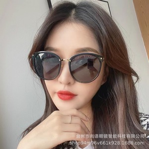 海伦凯勒官方正品偏光太阳眼镜韩版女士时尚间款大框显瘦墨镜防紫