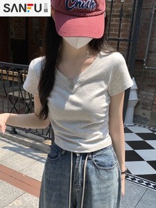 三福美式复古v领正肩短袖T恤女夏季设计感小众修身紧身高腰短上衣