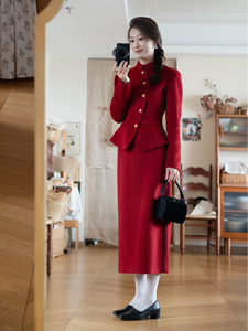 至禾Wonderland新年战袍红色系穿搭连衣裙女秋冬毛呢长裙两件套装