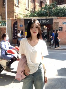 韩版简约百搭白色v领T恤短袖女春季小众体闲宽松打底衫外穿上衣潮