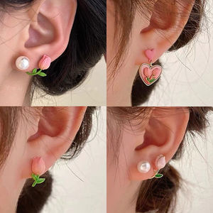 森系粉色郁金香珍珠耳钉女高级独特设计感耳环适合夏天的花朵耳饰