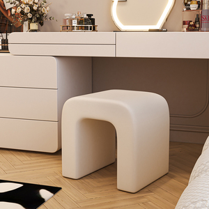 北欧网红奶油风化妆台椅子卧室轻奢高级感梳妆凳现代简约白色凳子