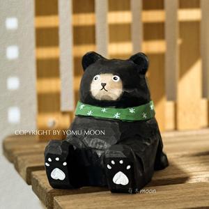 乌漆嘛黑绿围巾做你的手机支架熊创意可爱木雕摆件家居饰品礼品