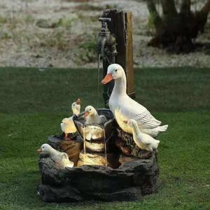 太阳能鸭子水泵流水款家庭树脂工艺品摆件 鸭子一家树脂林园摆饰