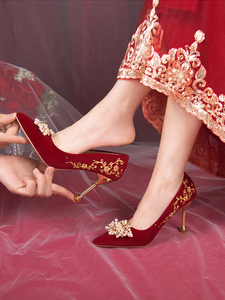TAta他她婚鞋女新娘鞋不累脚结婚鞋中式禾秀婚纱两穿红色高跟鞋小