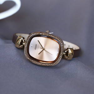 飞亚达2024新款简洁复古表韩版时尚女表水钻时装表皮带手表
