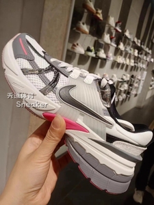 Nike耐克女鞋V2K Run灰粉色厚底老爹鞋轻便透气跑步鞋FZ5061-100