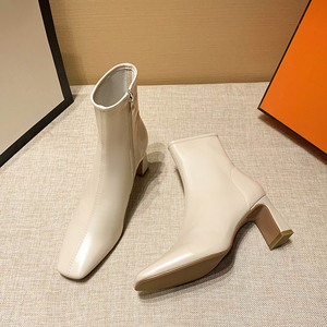 佩丹妮 白色高跟短靴女2024年新款方头粗跟瘦瘦靴子女法式小踝靴