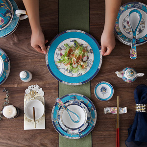 家用陶瓷盘碟套装西餐盘中式高档骨瓷餐具套装欧式轻奢菜盘汤碗勺