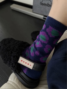 LookSocks原创清新小众女袜双针袜子女复古文艺风菱格潮袜中筒袜