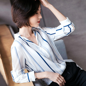 蓝色条纹雪纺衬衫女长袖韩版宽松V领气质蓝白宽条纹衬衣职业工装