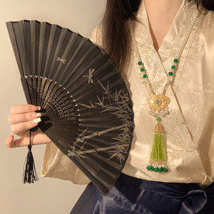 新中式扇子古风折扇黑色旗袍汉服随身携带搭配马面裙的中国风跳舞