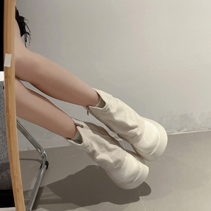 小个子白色厚底短靴女2023春秋季新款单靴中筒马丁靴裤管靴堆堆靴