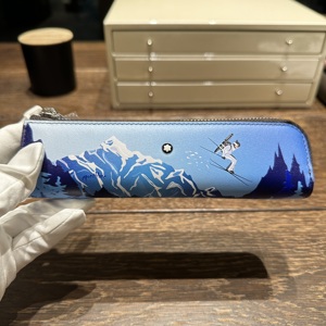 现货万宝龙Montblanc冰川蓝系列滑雪笔袋卡包名片包