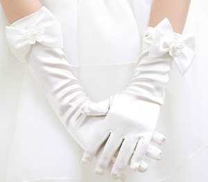 2024款儿童手套分指蝴蝶结长款婚纱礼服女童缎面手套白色粉色红色