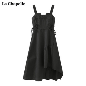 拉夏贝尔/La Chapelle黑色绑带收腰连衣裙甜酷风不对称方领吊带裙