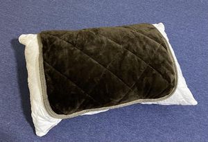 日本冬季法兰绒枕巾单人防滑枕垫学生男女情侣宿舍枕头巾加厚保暖