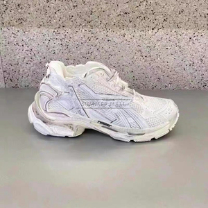 Balenciaga/巴黎世家 Runner 黑色白色 复古跑鞋 做旧做脏 老爹鞋