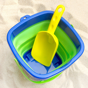儿童沙滩玩具软胶折叠便携水桶捞鱼宝宝玩沙铲子海滩挖沙工具套装