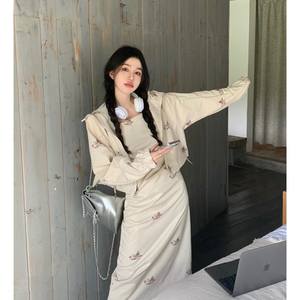韩版少女冲锋衣外套套装女秋季机能风短款上衣吊带连衣裙工装长裙