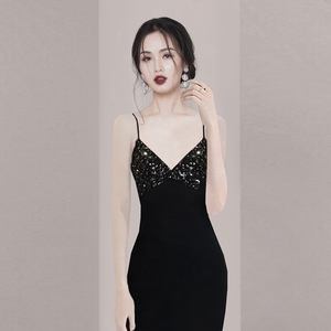 2024年夏季新款法式轻奢漂亮精致时尚黑色性感吊带连衣裙晚礼服女