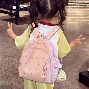 韩版幼儿园小女孩卡通可爱书包时尚洋气外出游玩轻便儿童双肩包潮