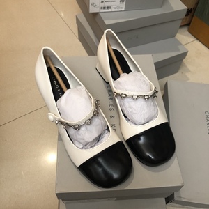 不退换。新款现货38码。新加坡Charles&Keith 珍珠高跟单鞋玛丽珍