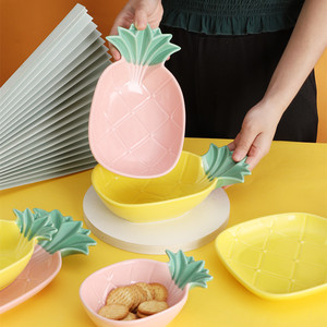 陶瓷菠萝造型餐具套装可爱水果甜品碗个性沙拉碗家用小吃盘早餐盘