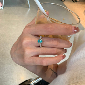 S925纯银绝美超显白气质帕拉伊巴中古湖蓝色宝石戒指小众轻奢指环