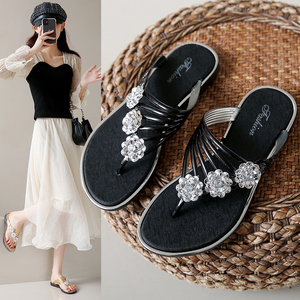 三朵花带钻银色人字拖女士外穿拖鞋夏季新款平底夹板托鞋沙滩凉鞋