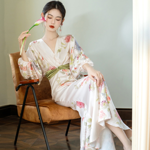 新中式晨袍结婚睡衣女新娘法式高级感水墨晕染国风碎花连衣裙长裙